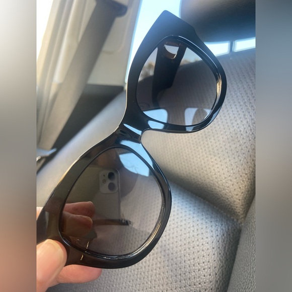 Louis Vuitton Link PM LV Black Cateye Oversized Sunglasses European Size - Picture 6 of 6